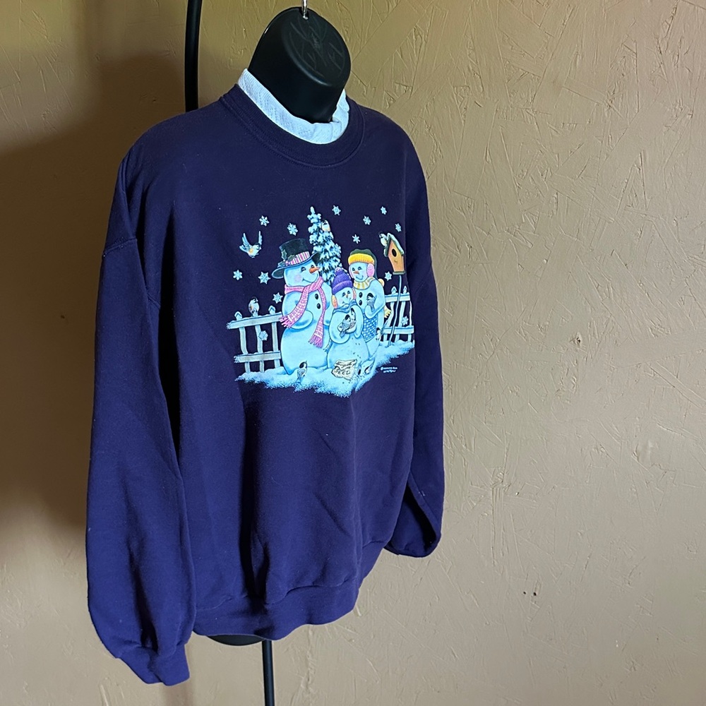 Women’s purple Snowman Graphic Crewneck Sweater w/ chickadees, vintage 90s